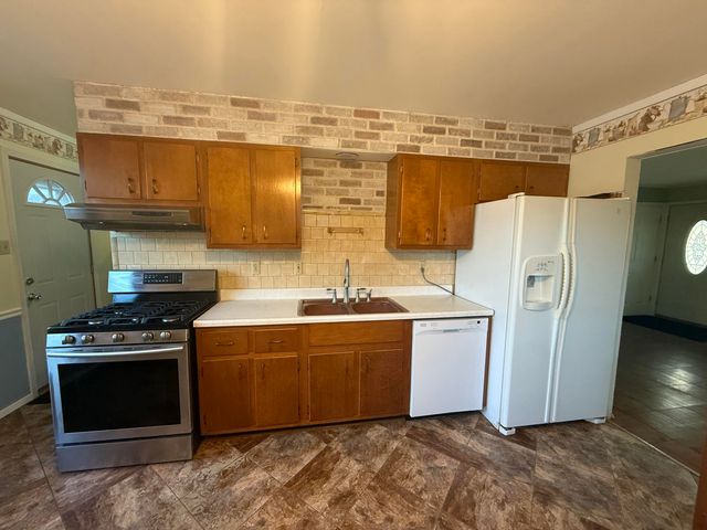 733-1 Imperial Road, Valparaiso, IN 46385