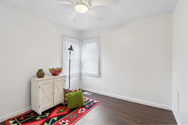 601 E 22nd Street S, Newton, IA 50208