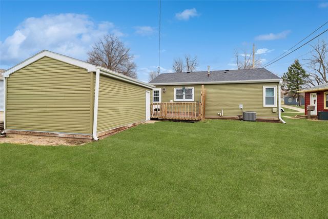 601 E 22nd Street S, Newton, IA 50208