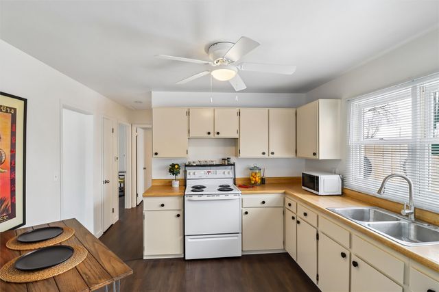 601 E 22nd Street S, Newton, IA 50208