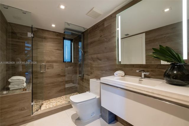 1755 Fairhaven Pl, Miami, FL 33133