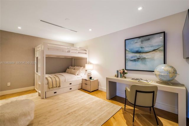 1755 Fairhaven Pl, Miami, FL 33133