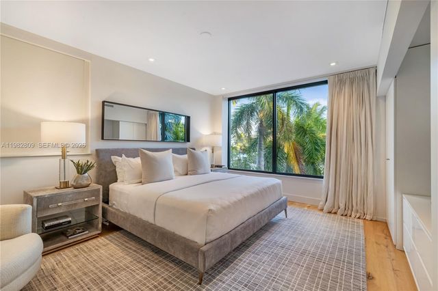 1755 Fairhaven Pl, Miami, FL 33133