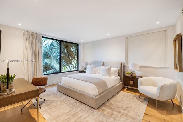 1755 Fairhaven Pl, Miami, FL 33133