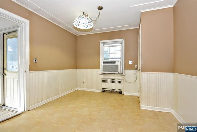 25 Stanley Court, North Haledon, NJ 07508