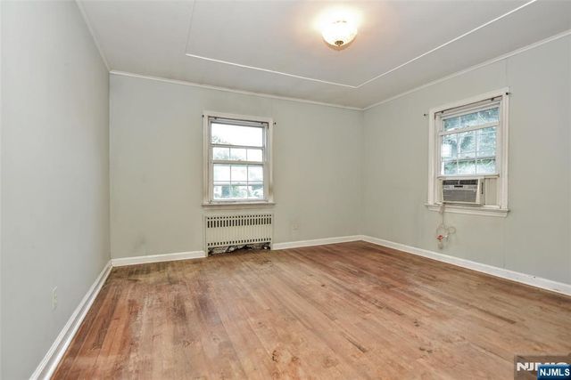 25 Stanley Court, North Haledon, NJ 07508