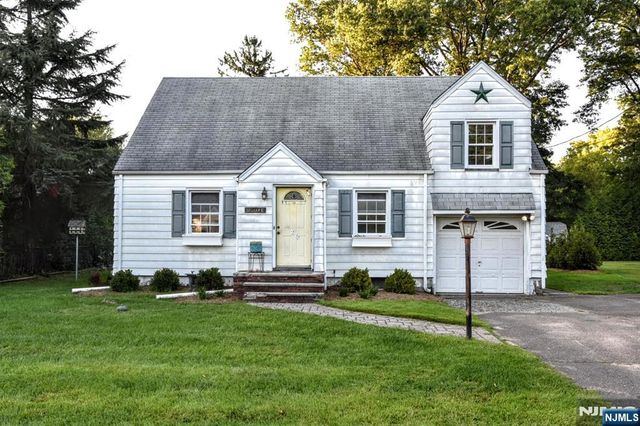 25 Stanley Court, North Haledon, NJ 07508