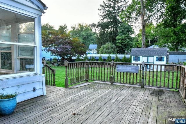25 Stanley Court, North Haledon, NJ 07508