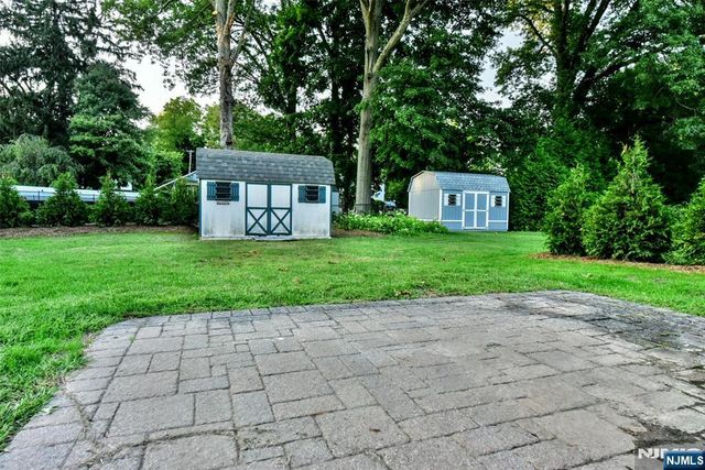 25 Stanley Court, North Haledon, NJ 07508