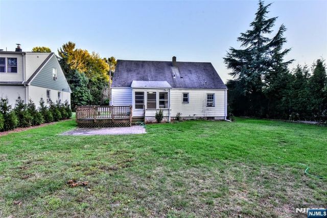 25 Stanley Court, North Haledon, NJ 07508