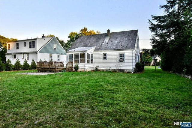 25 Stanley Court, North Haledon, NJ 07508