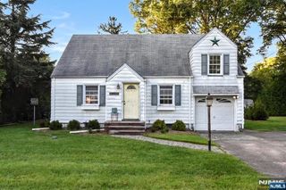 25 Stanley Court, North Haledon, NJ 07508