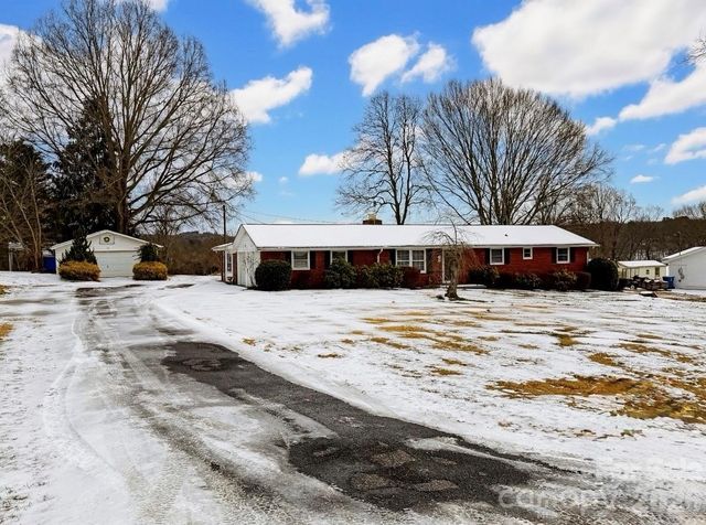 76 Eastview Court, Taylorsville, NC 28681