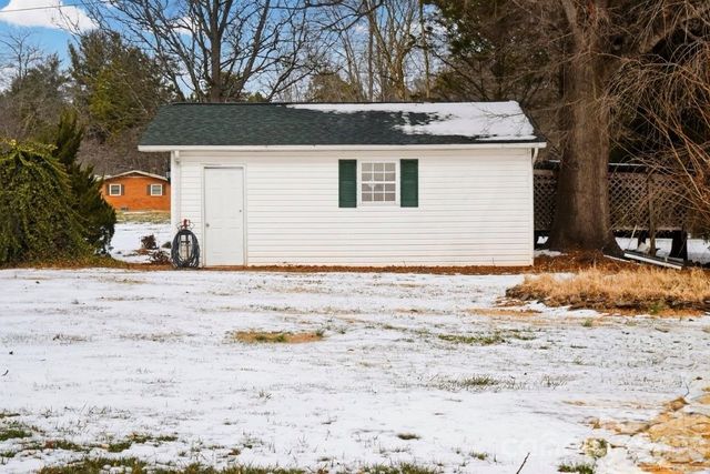 76 Eastview Court, Taylorsville, NC 28681