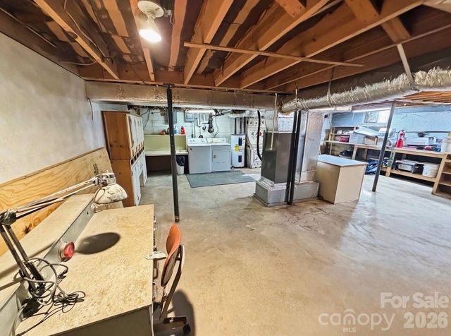 76 Eastview Court, Taylorsville, NC 28681