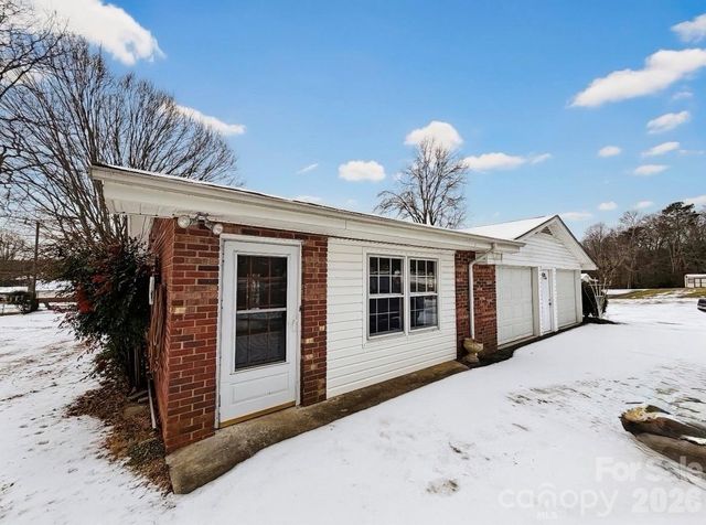 76 Eastview Court, Taylorsville, NC 28681