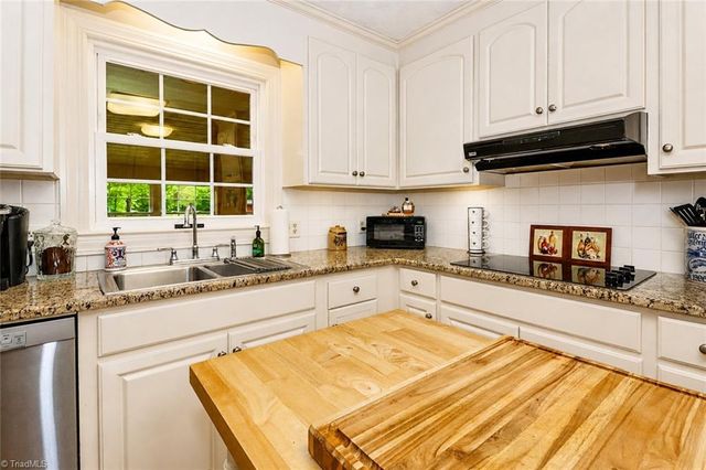 111 Wildflower Lane, Statesville, NC 28625