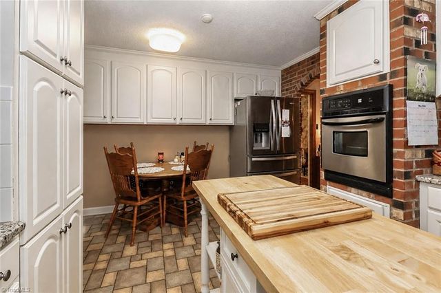 111 Wildflower Lane, Statesville, NC 28625