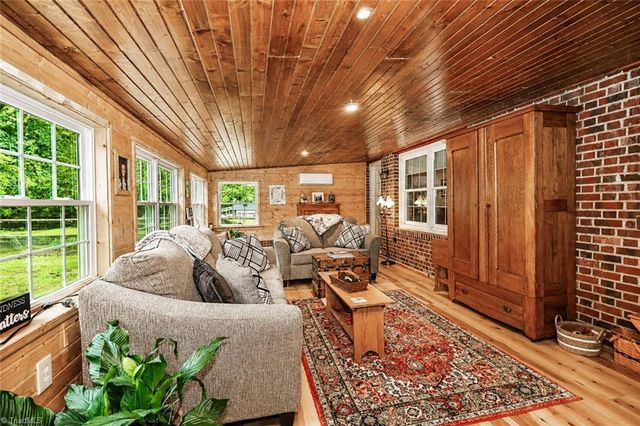 111 Wildflower Lane, Statesville, NC 28625
