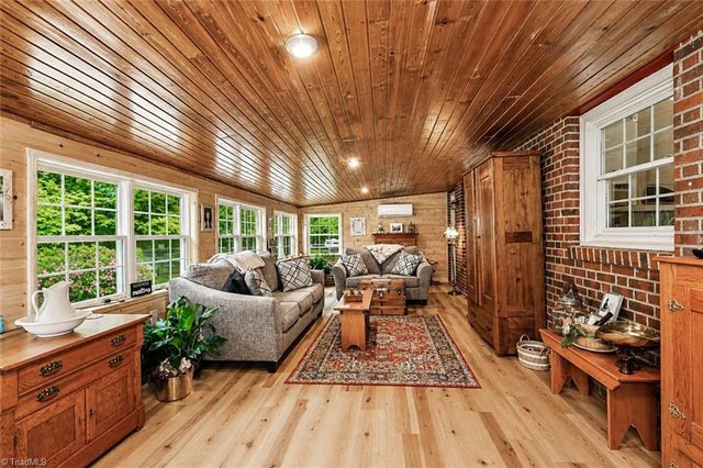 111 Wildflower Lane, Statesville, NC 28625