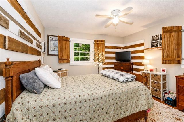 111 Wildflower Lane, Statesville, NC 28625