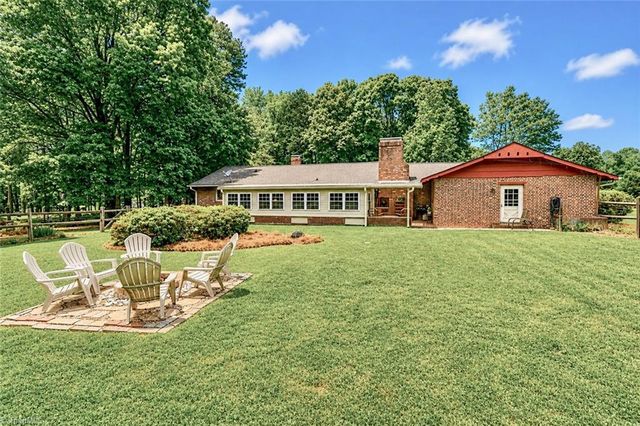 111 Wildflower Lane, Statesville, NC 28625