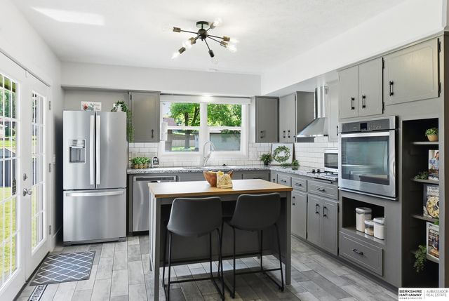 2217 N 99th Street, Omaha, NE 68134