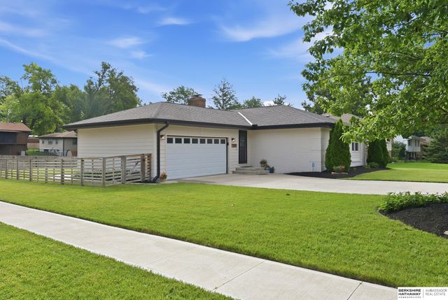 2217 N 99th Street, Omaha, NE 68134