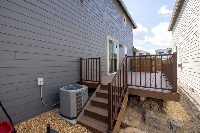 20844 SE Sunniberg Lane, Bend, OR 97702