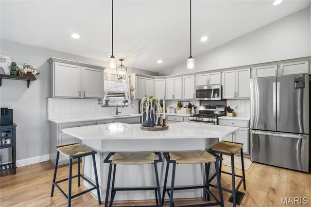 3099 Final Drive, Highland, IL 62249