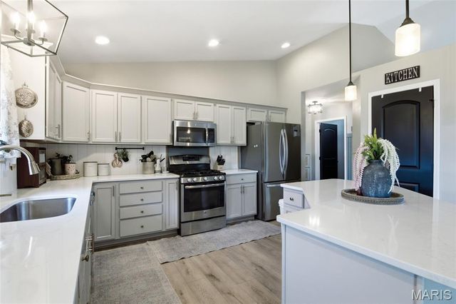 3099 Final Drive, Highland, IL 62249
