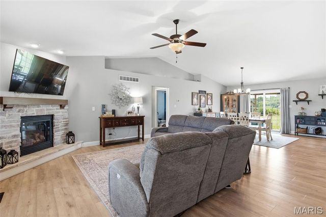 3099 Final Drive, Highland, IL 62249