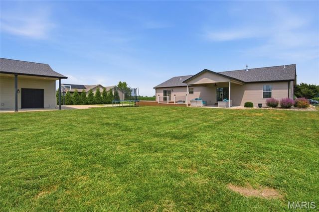 3099 Final Drive, Highland, IL 62249
