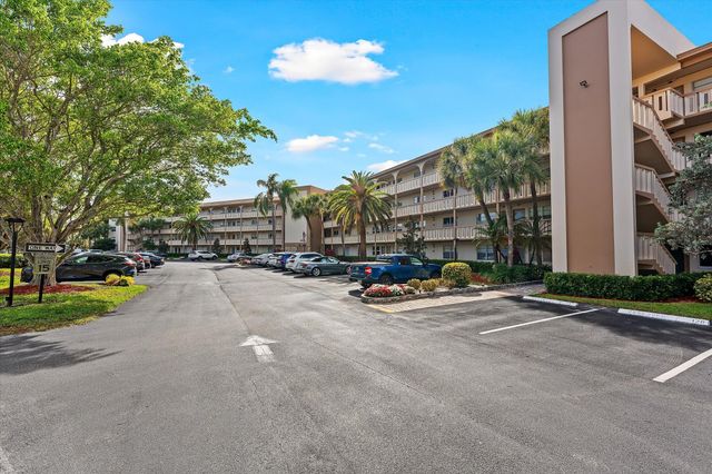 2303 Lucaya Lane G3, Coconut Creek, FL 33066