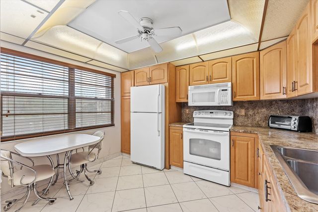 2303 Lucaya Lane G3, Coconut Creek, FL 33066