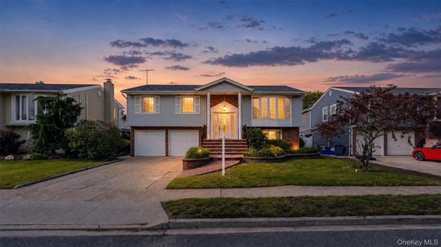 787 Vivian Court, Baldwin Harbor, NY 11510