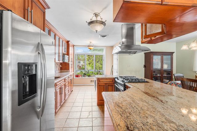 787 Vivian Court, Baldwin Harbor, NY 11510