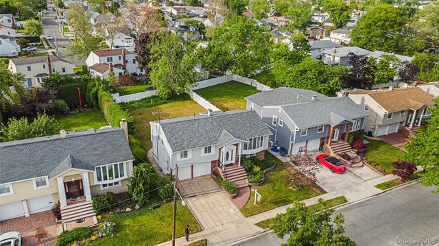 787 Vivian Court, Baldwin Harbor, NY 11510