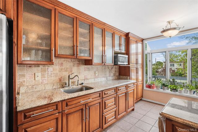 787 Vivian Court, Baldwin Harbor, NY 11510