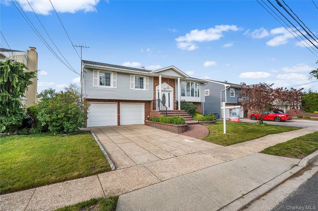 787 Vivian Court, Baldwin Harbor, NY 11510