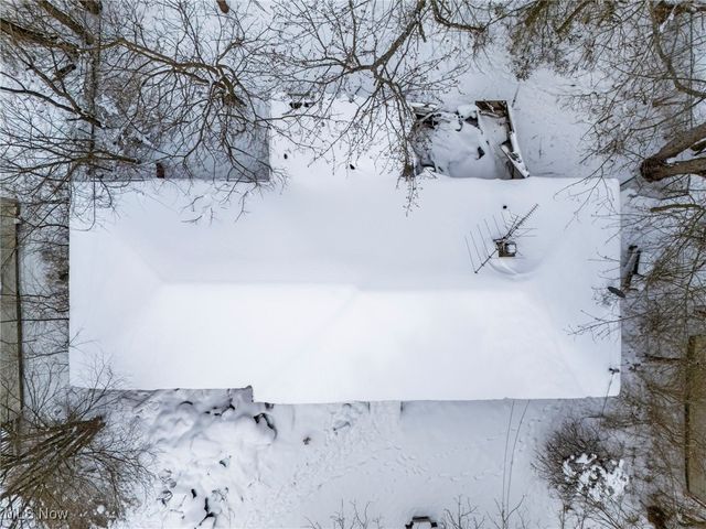 7202 Woodland Avenue, Chagrin Falls, OH 44023