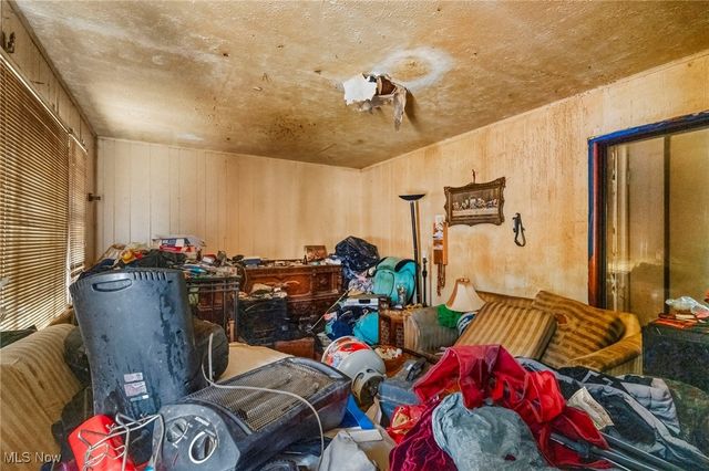 7202 Woodland Avenue, Chagrin Falls, OH 44023