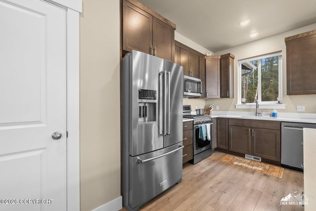 11490 Hillside Drive, Anchorage, AK 99507