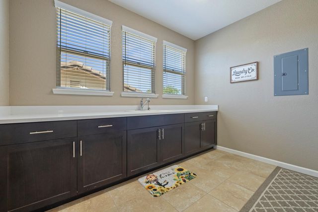 263 Franklin Ln, Ripon, CA 95366