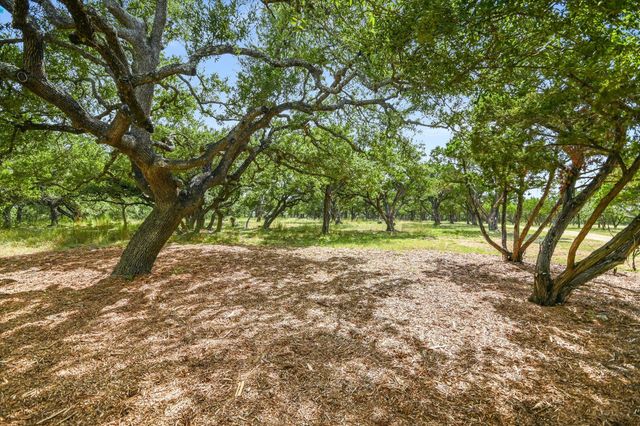 900 LONGHORN TRL, Wimberley, TX 78676