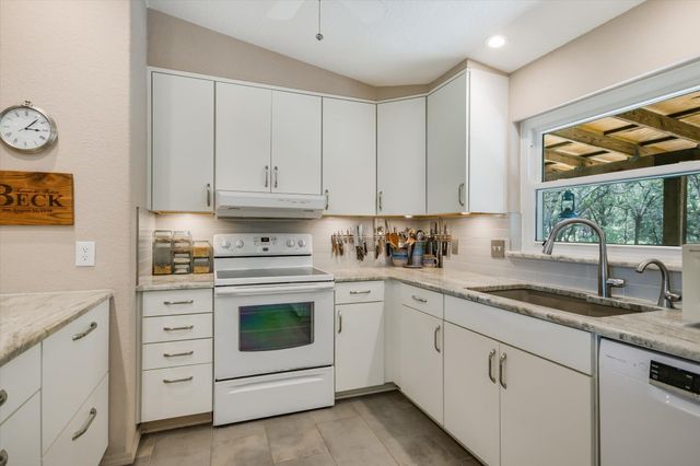 900 LONGHORN TRL, Wimberley, TX 78676