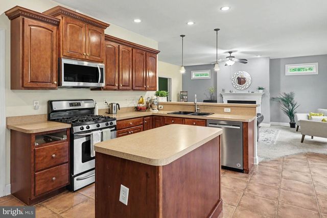 2471 RALEIGH RD, Hummelstown, PA 17036
