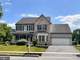 2471 RALEIGH RD, Hummelstown, PA 17036