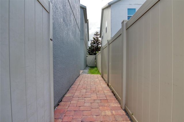 8323 LOOKOUT POINTE DRIVE, Windermere, FL 34786