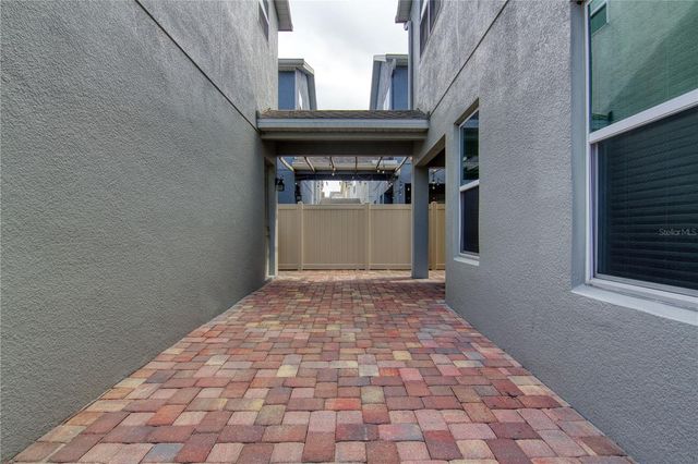 8323 LOOKOUT POINTE DRIVE, Windermere, FL 34786